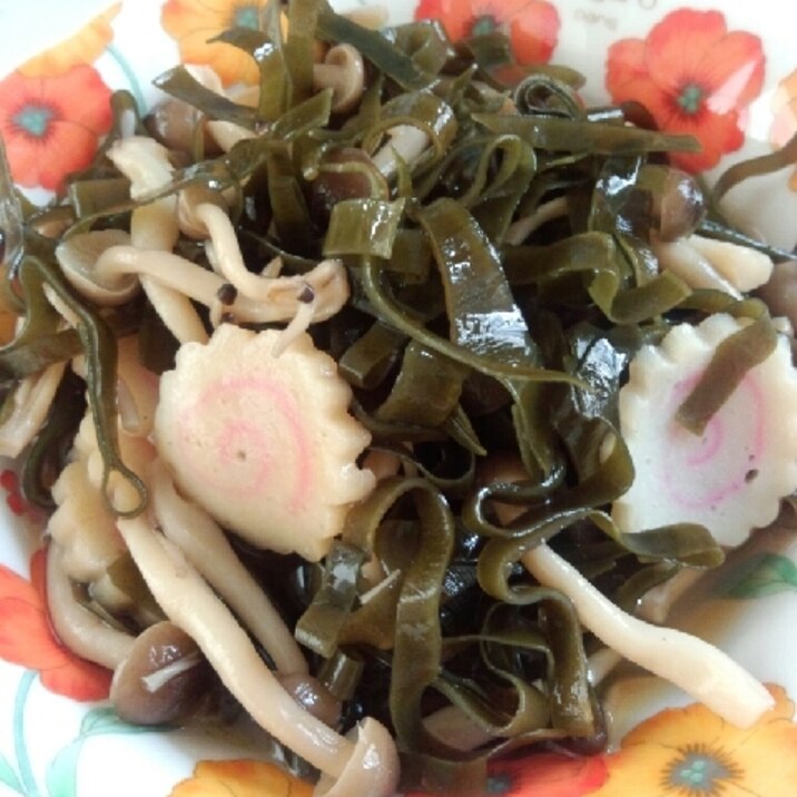 作り置きに。しめじと昆布の煮物